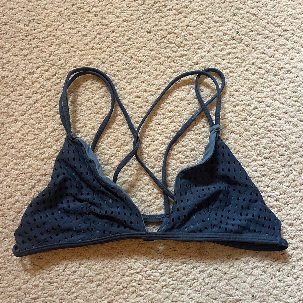 Dark blue mesh acacia top
